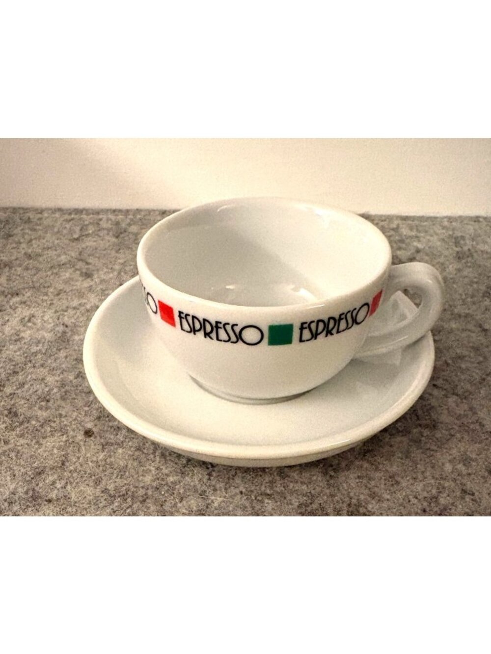 Set of 4 New in Box Espresso Demitasse Cups and Saucers # 3485
